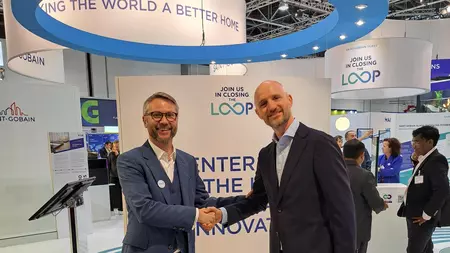 handshake_glasstec_2024