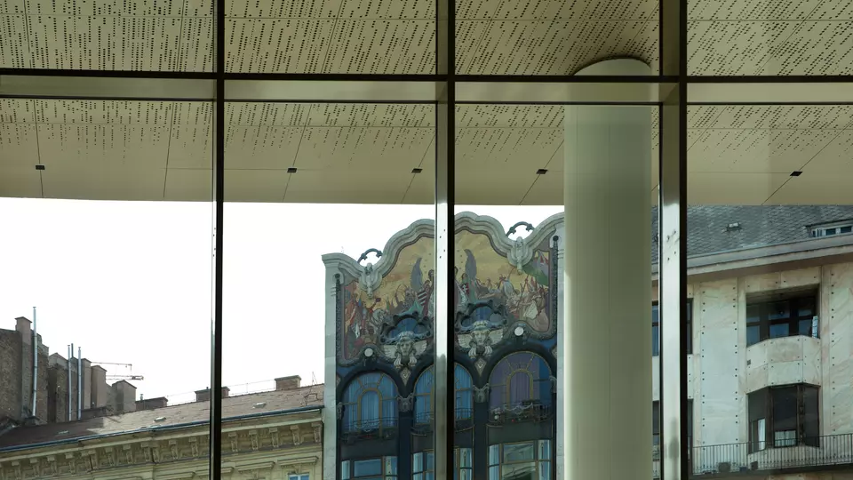 SZERVITA SQUARE BUILDING 3