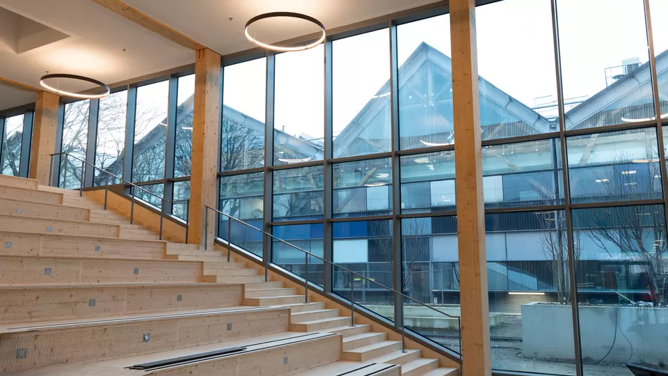 Saint_Gobain_Research_Photo3